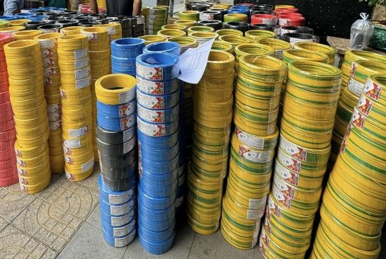 Cửa Hàng Bán Thiết Bị Đồ Điện Gần Đây