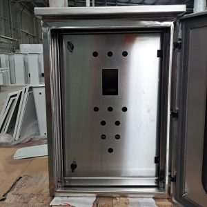 Sản Xuất Vỏ Tủ Điện Kín Nước Inox 304