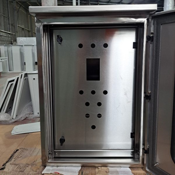 Sản Xuất Vỏ Tủ Điện Kín Nước Inox 304